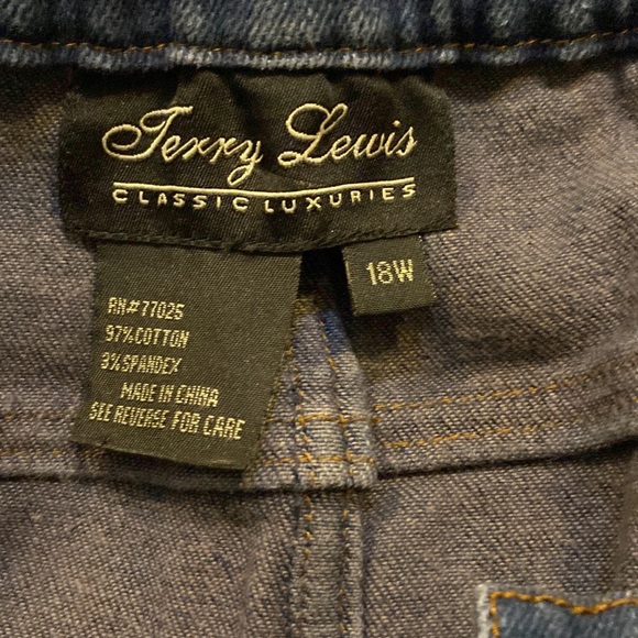 Jerry Lewis 18W zip up blue jeans with elastic back waist. - Picture 6 of 6